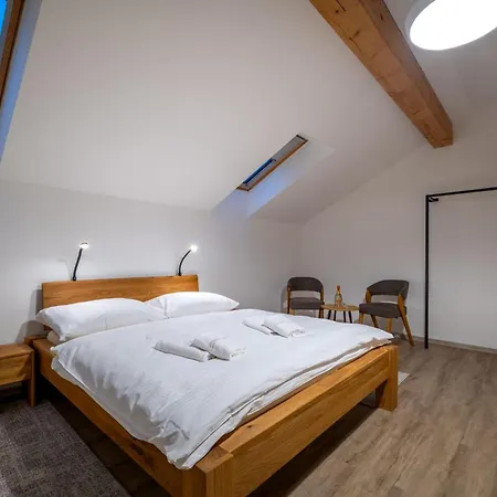 Dovalovec 4*